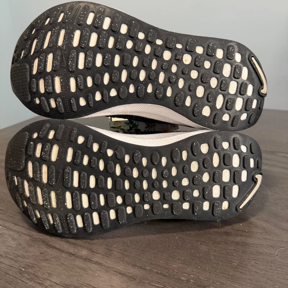 Nike Women’s Shoes ReactX‎ Infinity Run 4 Oreo Size 9